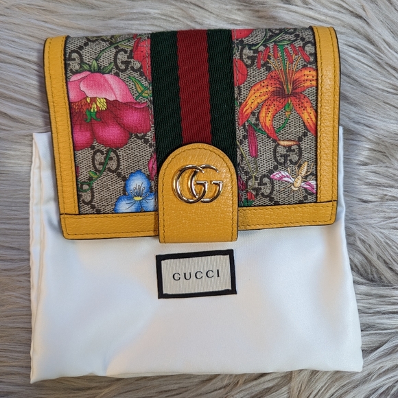 COPY - GUCCI Yellow Leather GG Coated Canvas Flora Print Ophidia Passport Holder - Picture 1 of 8
